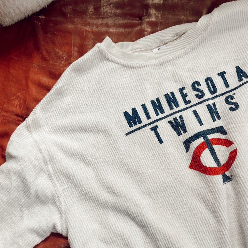 mn twins crewneck/long sleeve